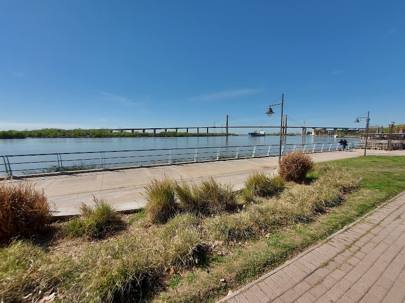 Paseo De La Ribera